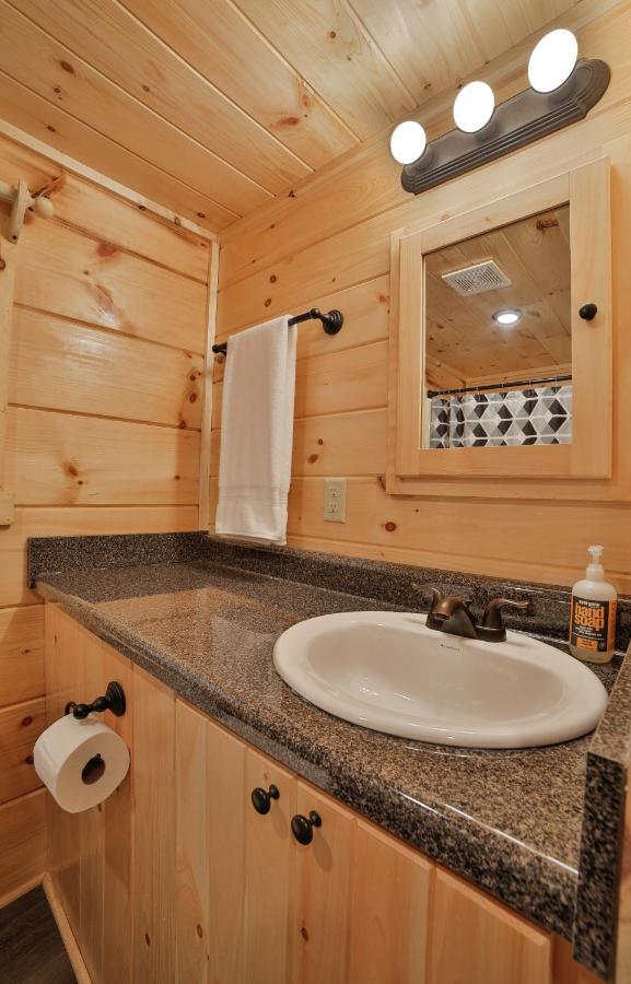 Eden Cabin Forested Tiny Home On Lookout Mtn Чатануга Екстериор снимка